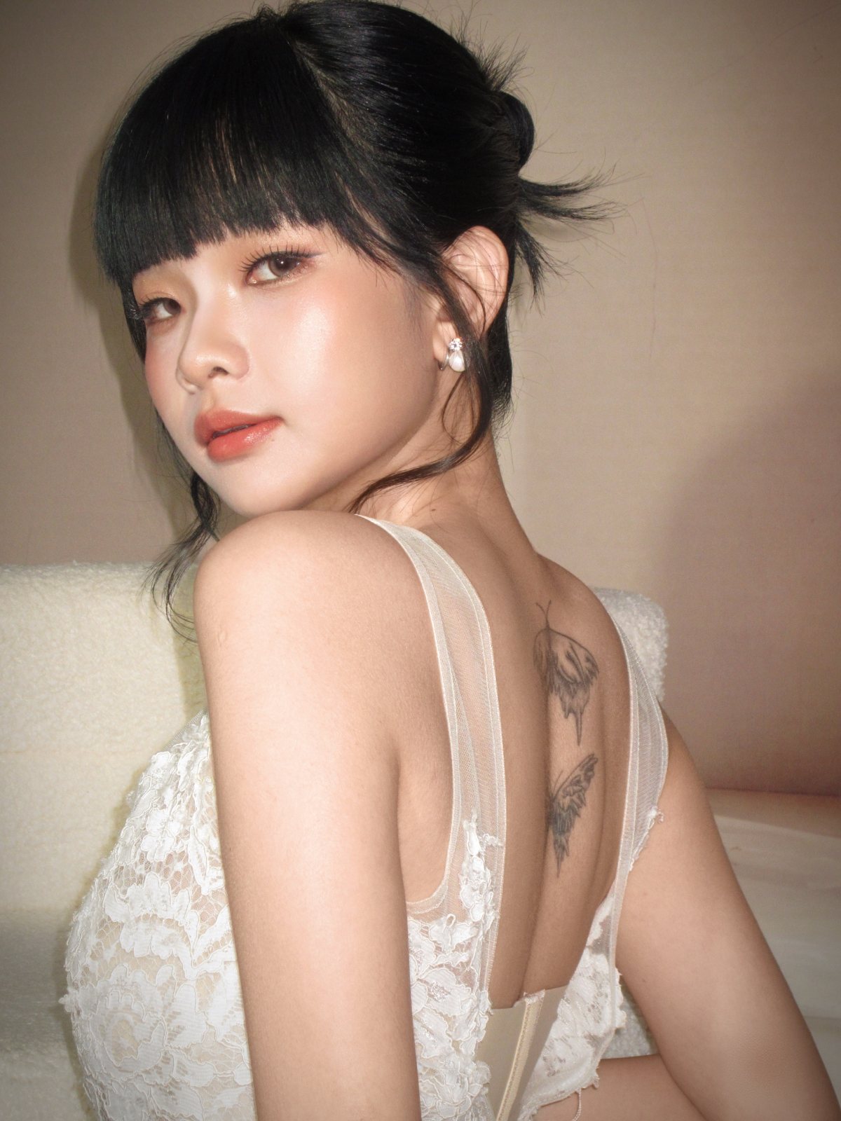 Bridal beauty portrait, lace back detail