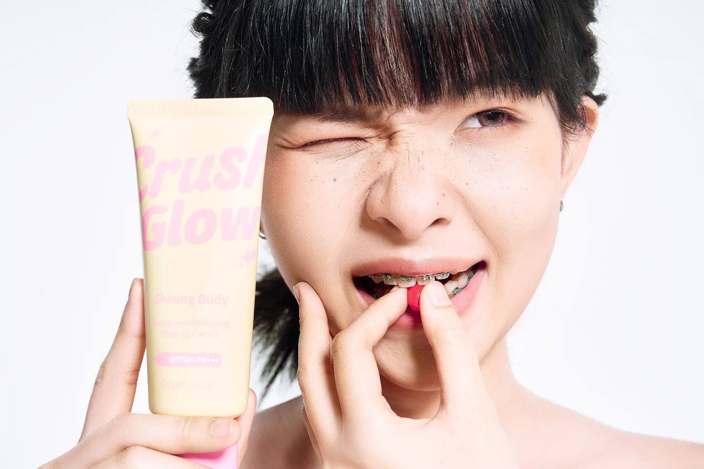 Sunscreen campaign, wink with candy