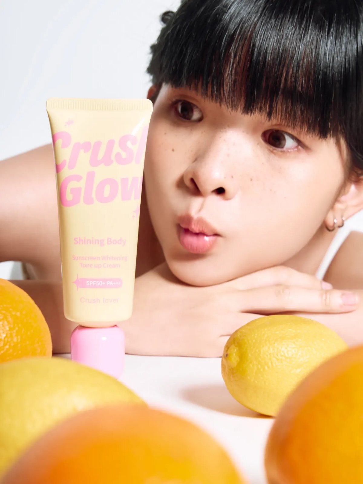 Sunscreen campaign, pout with citrus